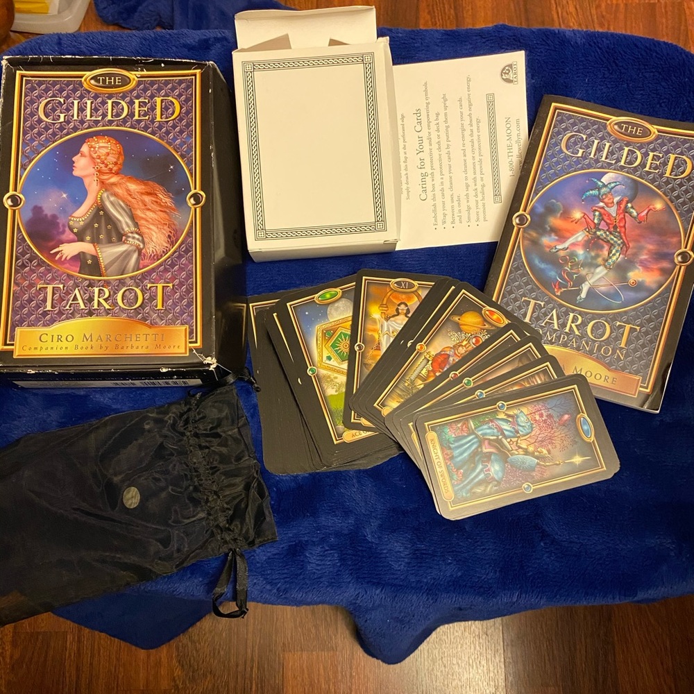 The gilded tarot card set by Ciro Marchetti